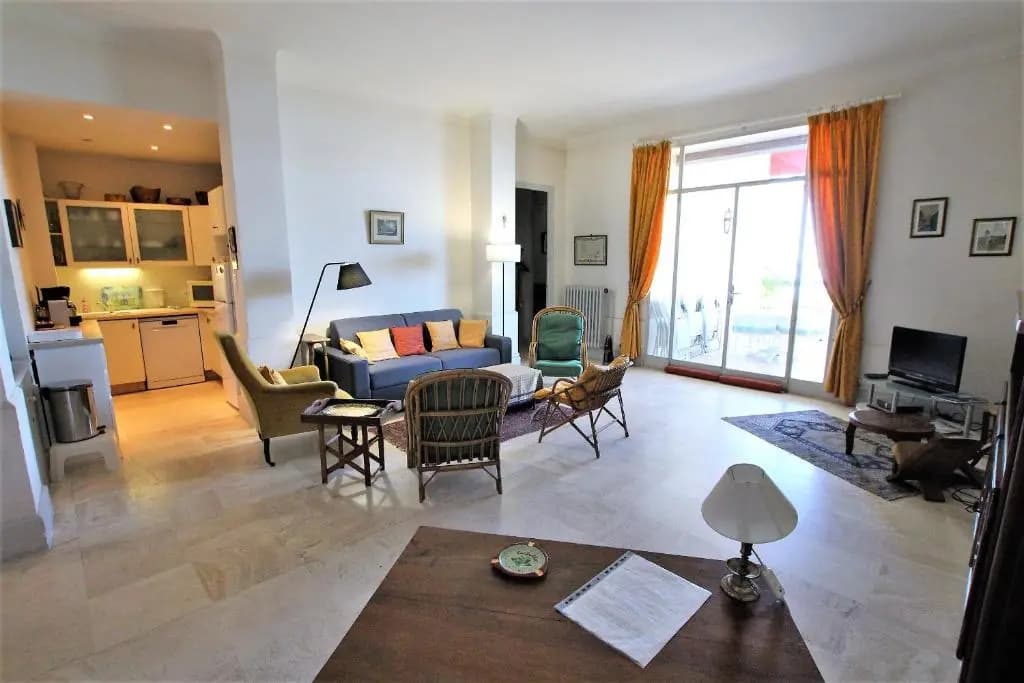 Sea View Apartment - Miniature 7