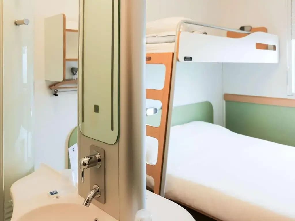 Ibis Budget Castelnaudary - Miniature 8