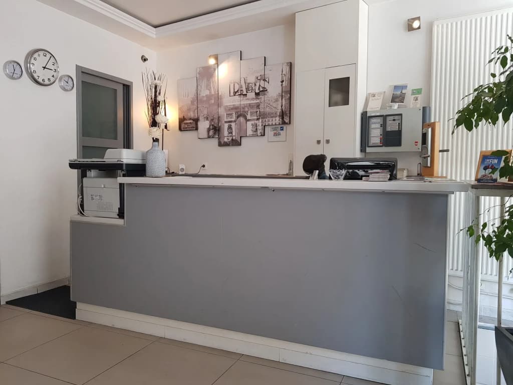 Hôtel Le Saint-Hubert - Gare de Lyon Bastille - Photo 2