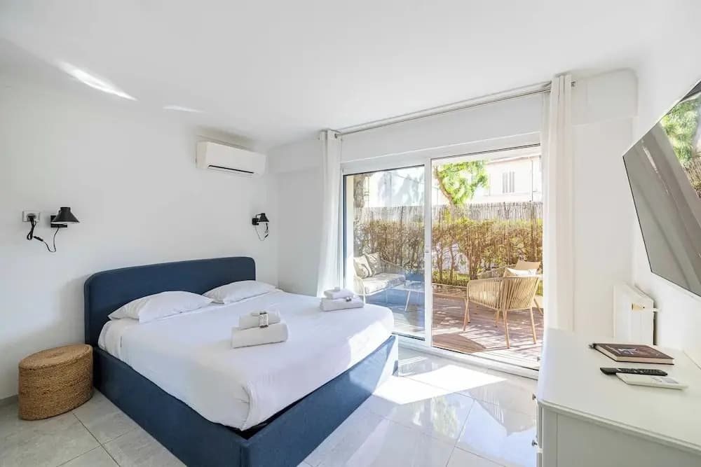 Charming Apartment With Large Terrace - Photo 1