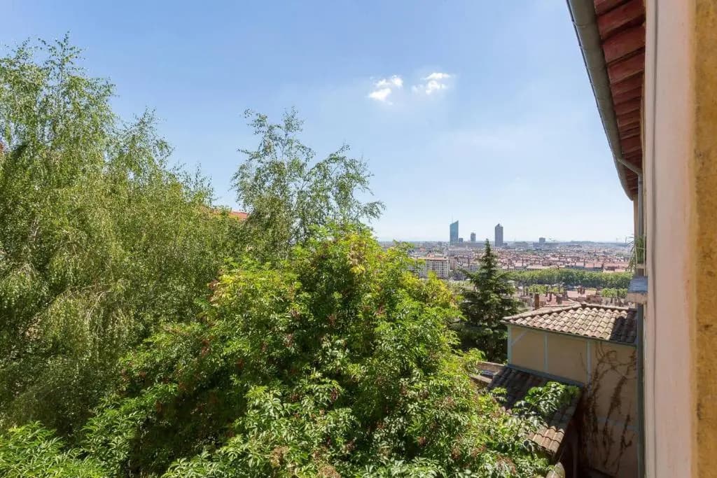 Sur les hauteurs du Vieux Lyon - Photo 1