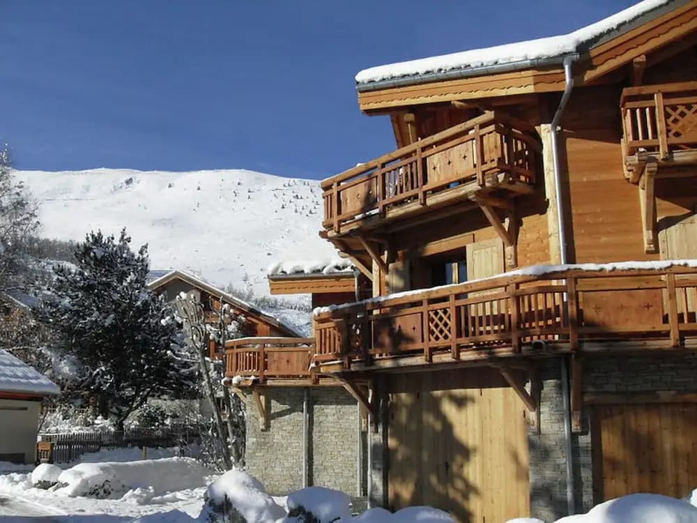 Chalet in Les 2 Alpes Near Ski Piste - Photo 1