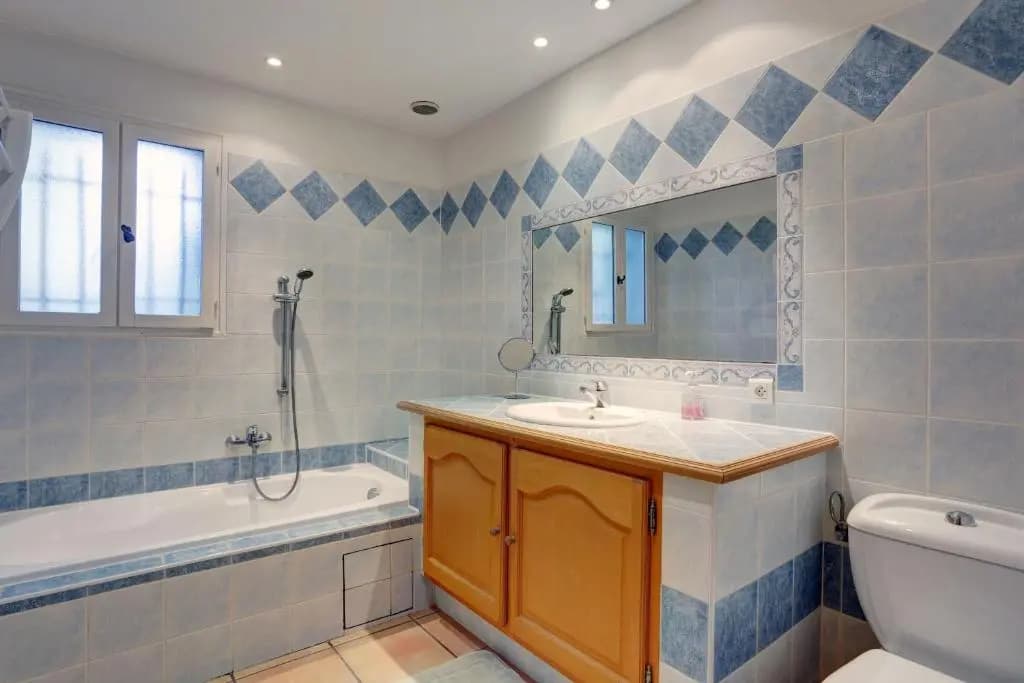villa de charme, 8 pers, climatisée, piscine chauffée, calme garanti - Miniature 8