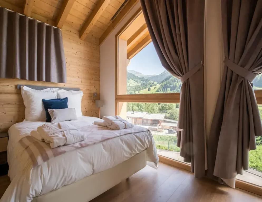 Stylish Chalet in Charming Megeve - Photo 2