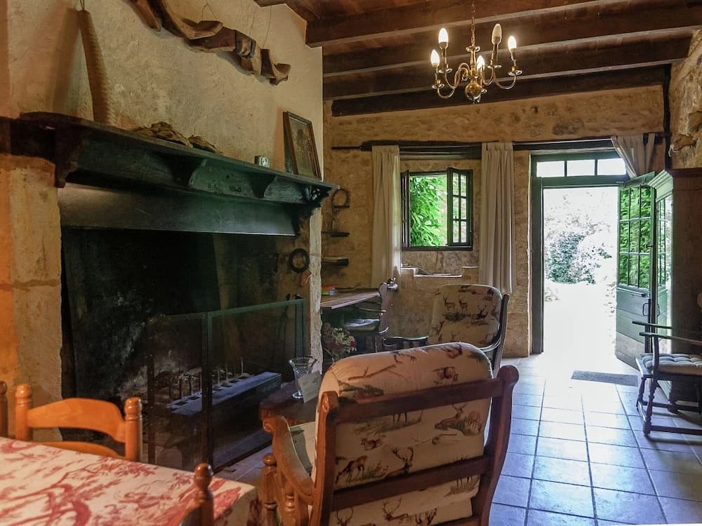 Estate in Dordogne Near Sites - Photo 3
