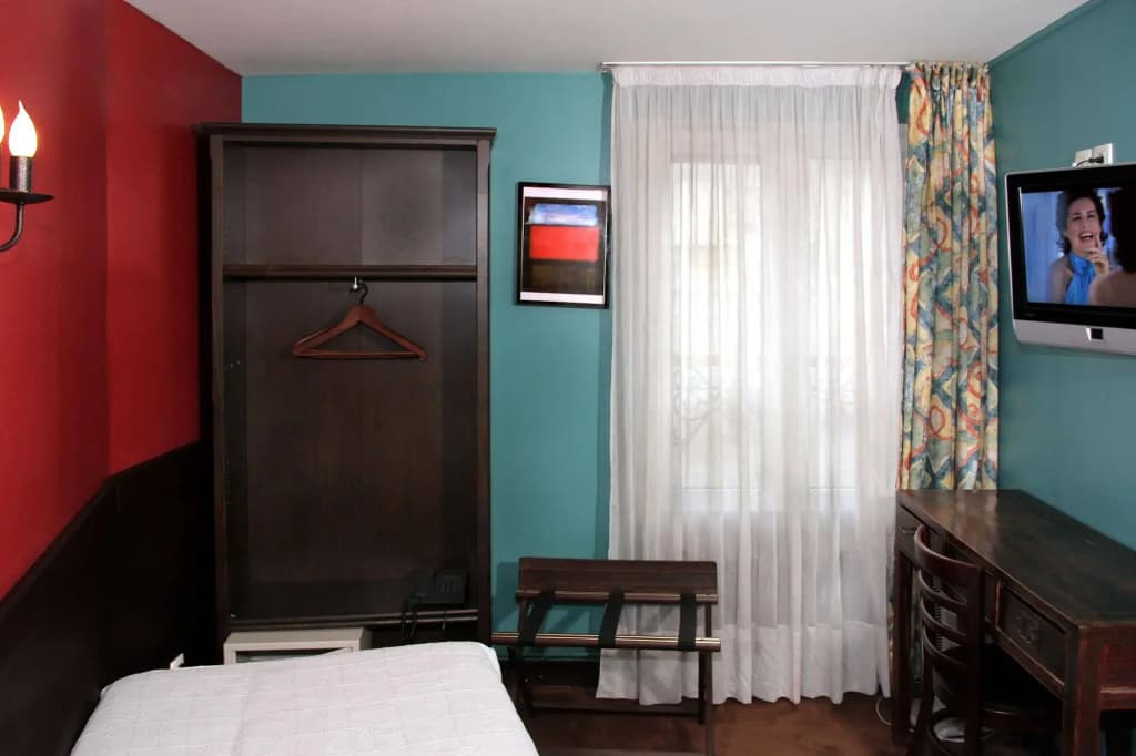 The Walled off Hotel Paris - Photo 5