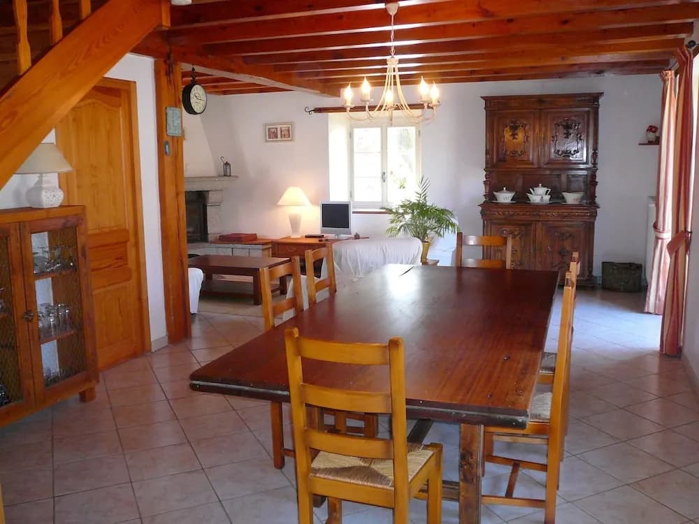 Beautiful Holiday Home in Saugues near Forest - Photo 1