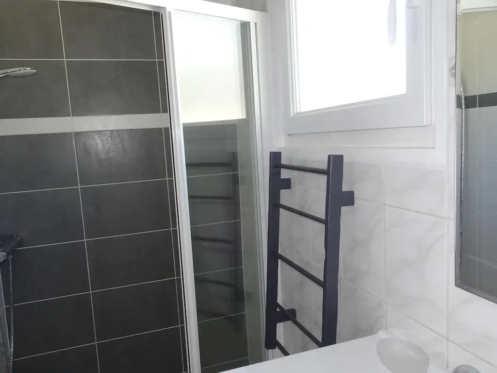 Semi-detached House, Jullouville - Miniature 7