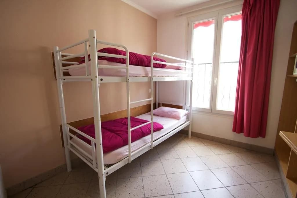 Bastille Hostel - Miniature 7