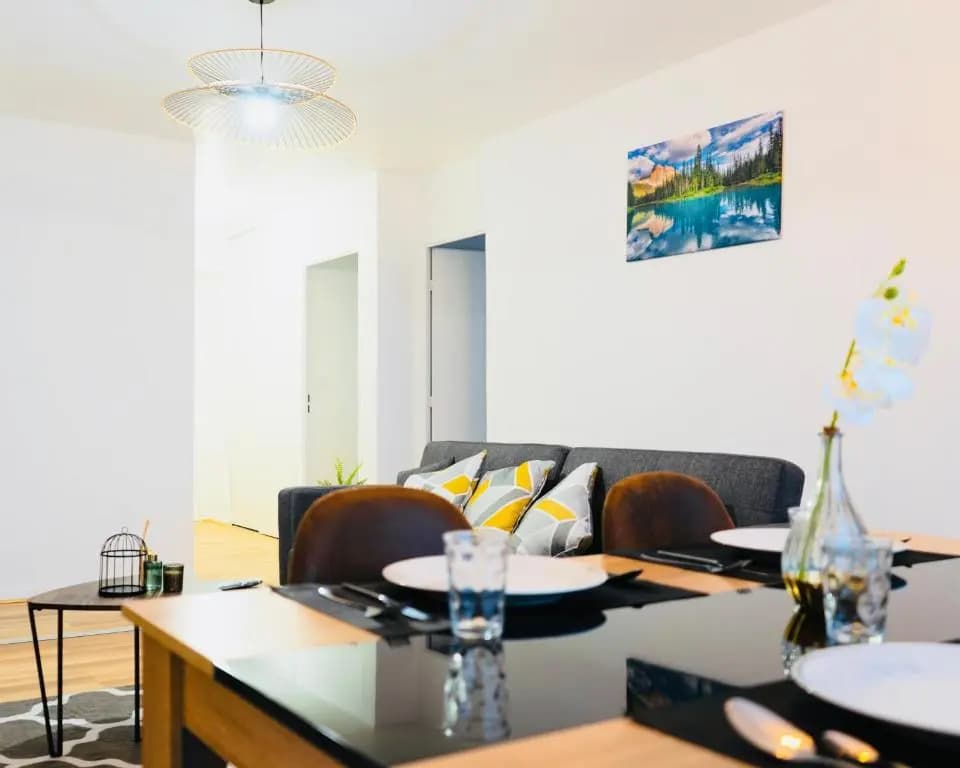 Bella Luna III - Elégant appartement centre ville - Parking gratuit - Wifi ultra rapide-Appareil Massage-Netflix-Jeu socié...