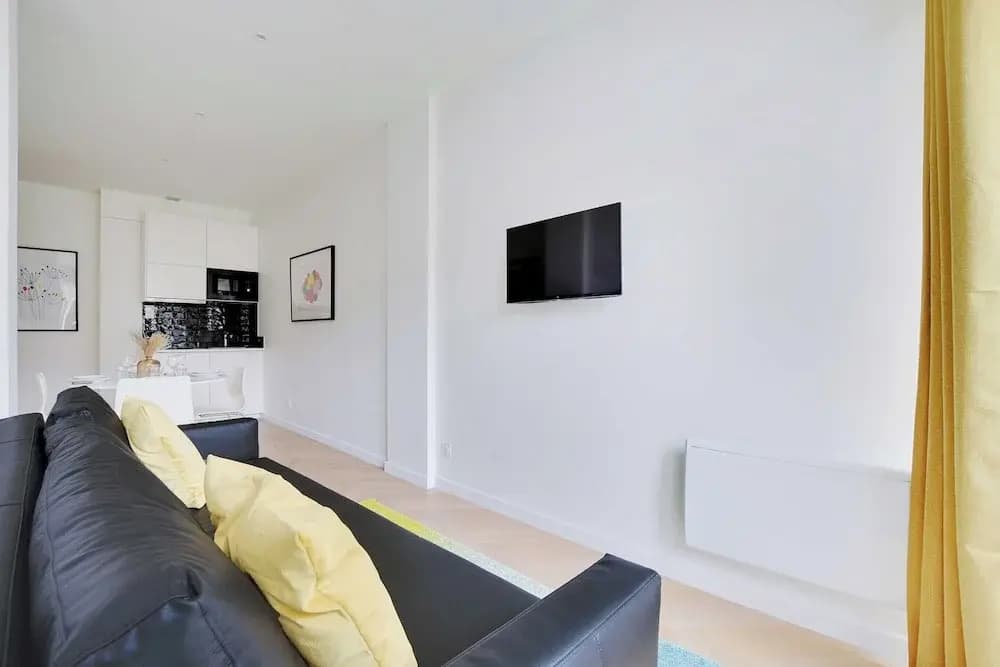 Apartment for 4 Person in Nanterre - Photo 2