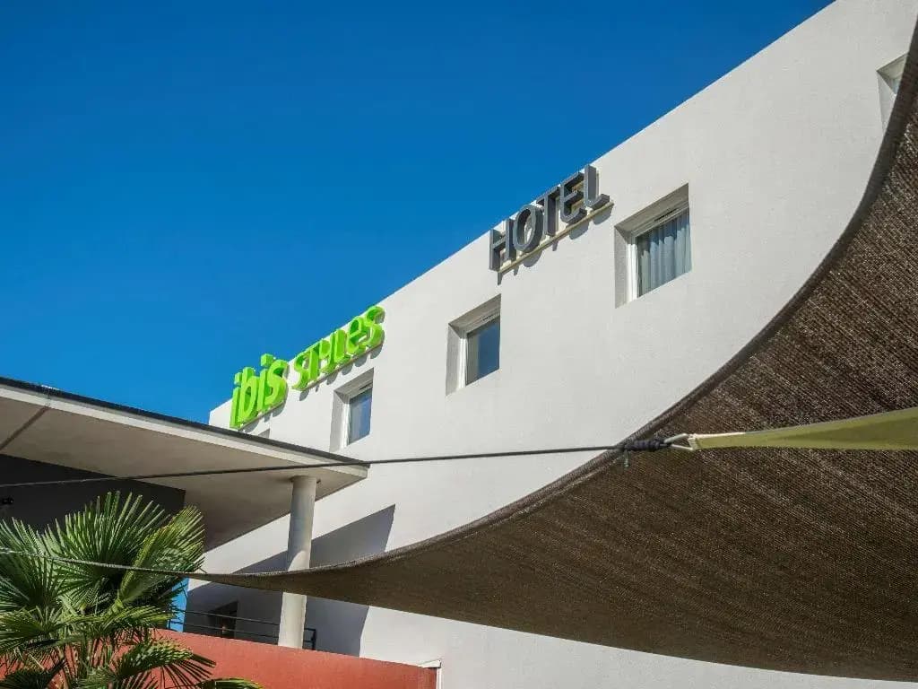 ibis Styles Pertuis Luberon - Photo 1