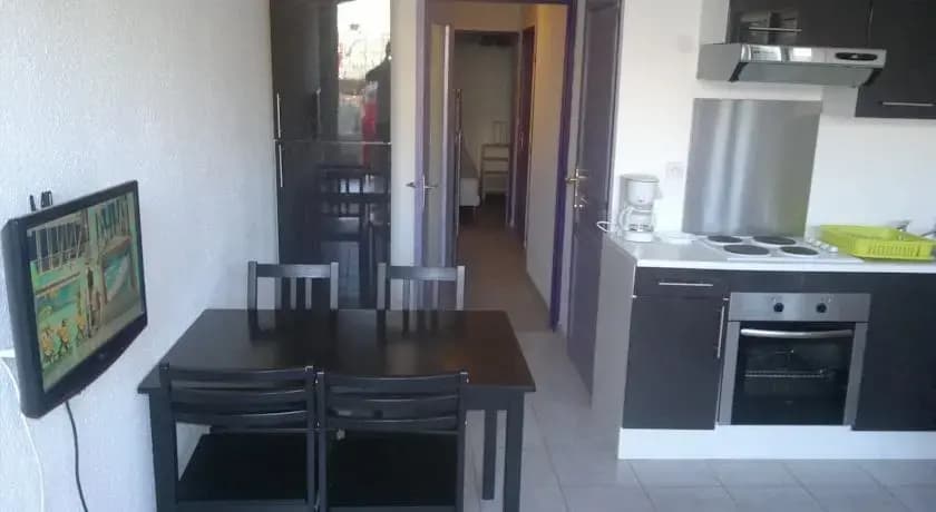 Apartment With one Bedroom in Agde, With Furnished Terrace - 1 km From the Beach - Photo 2