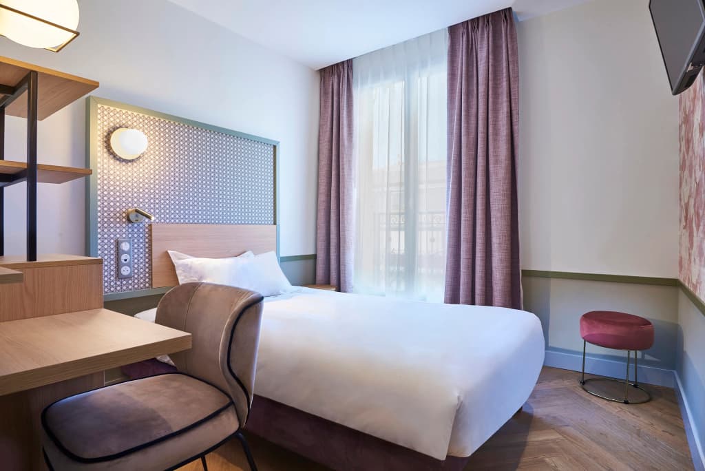 Hôtel Cervantes by Happyculture - Photo 3
