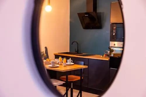 Suite and Spa - Photo 3