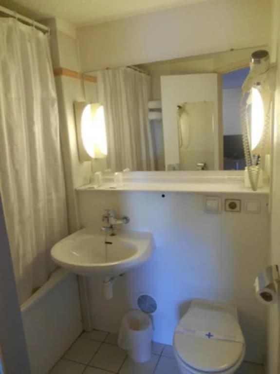 Mondhotel Chelles - Miniature 8