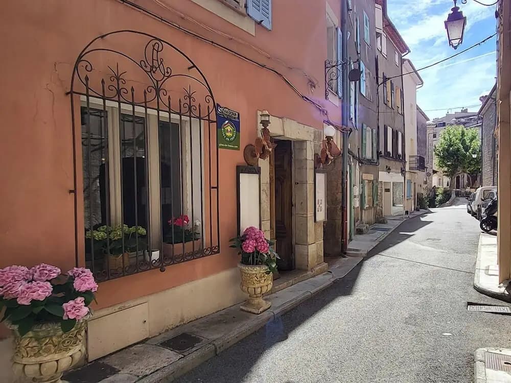 La Belle Histoire - Photo 1