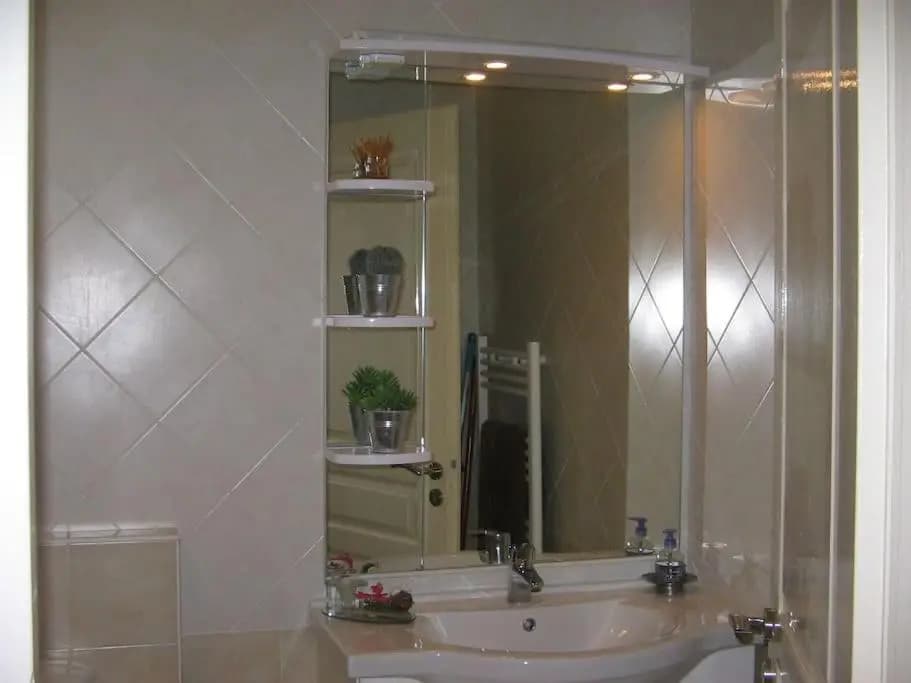 Joli appartement meublé entre Mer et Montagne - Photo 3