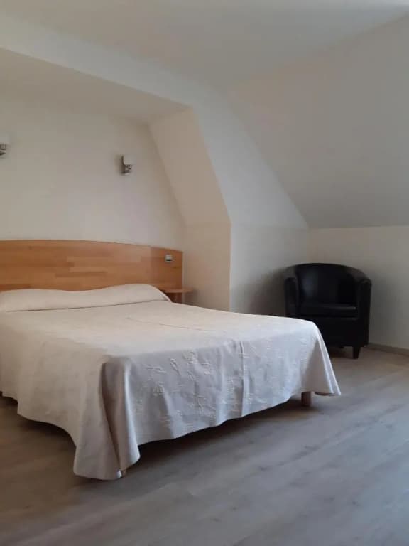 Hotel La Guimbarde - Photo 4