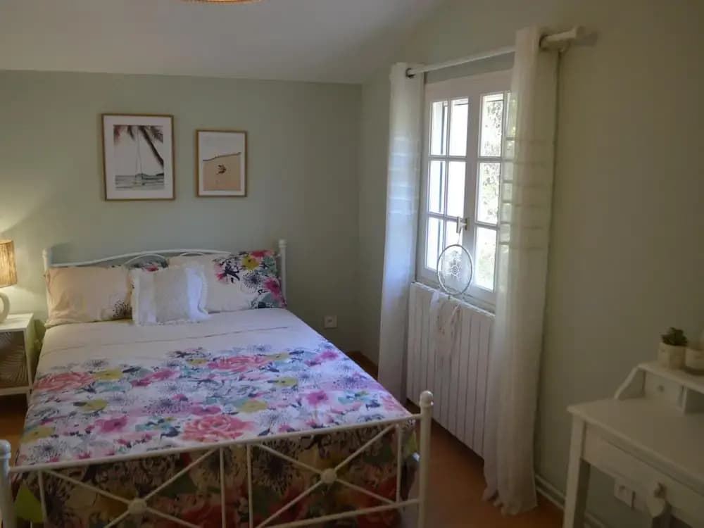 Holiday Home With Large Garden and Pool - Photo 2