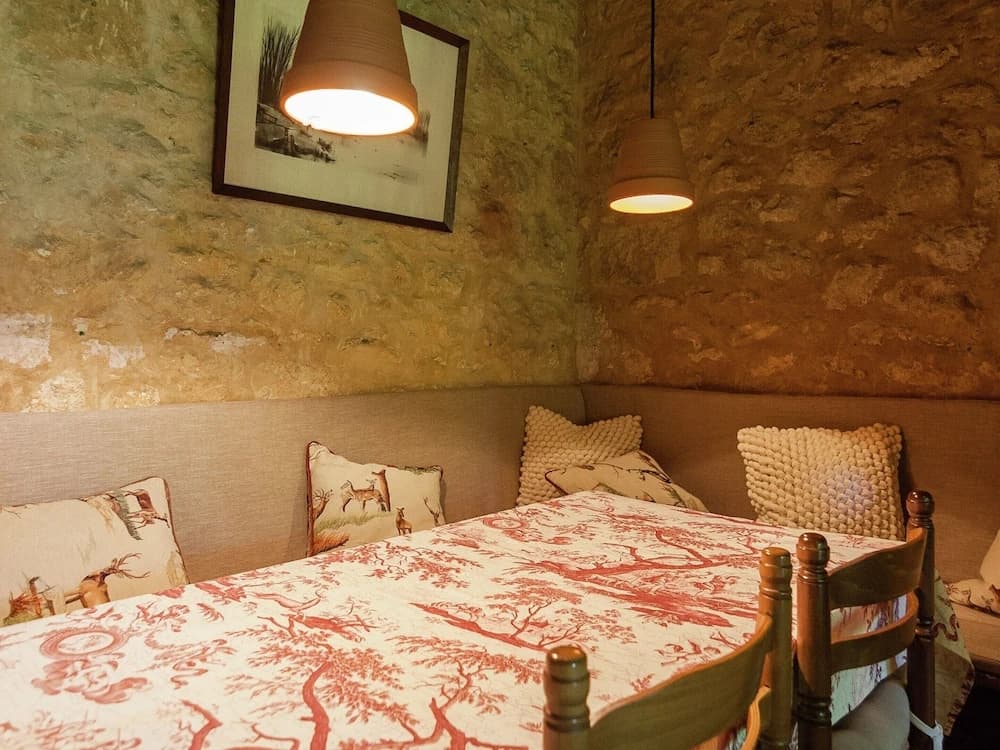 Estate in Dordogne Near Sites - Photo 2