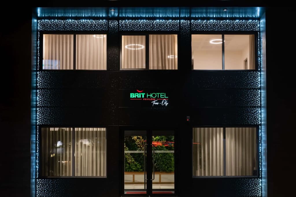 Brit Hotel Paris Orly - Photo 1