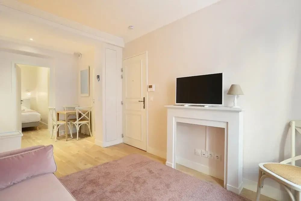 Charming Apartment Center of Paris - Miniature 6