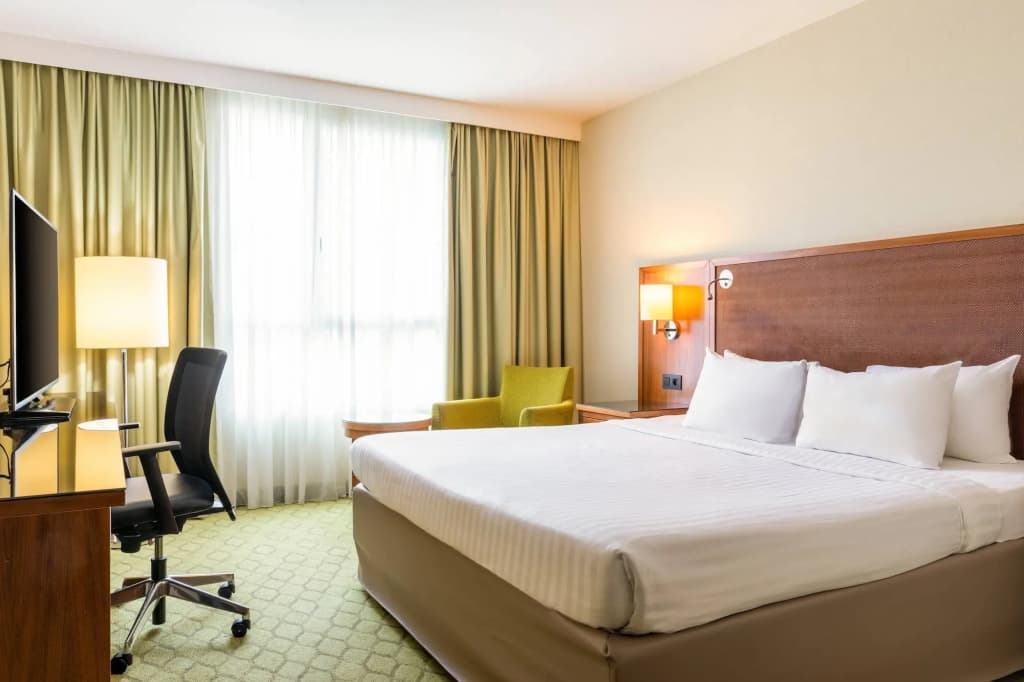 Courtyard by Marriott Paris Saint Denis - Miniature 6