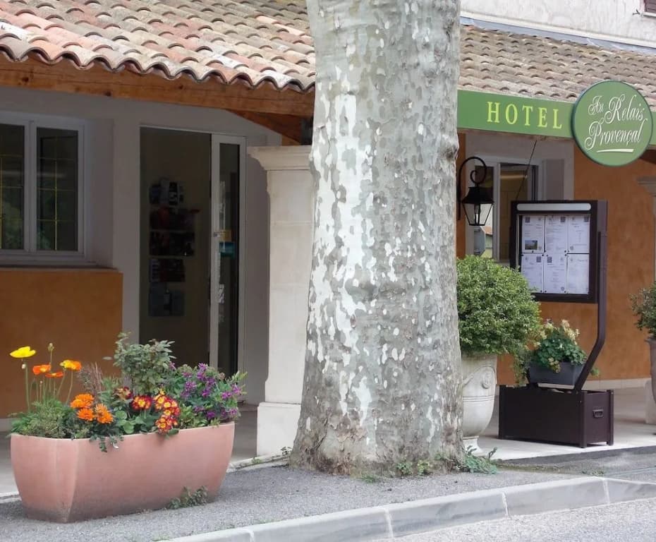 Au Relais Provencal - Photo 1