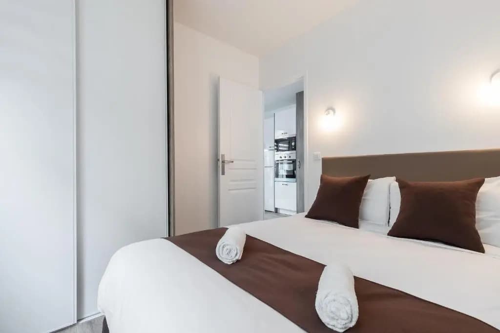 Sleep in Antibes City Port - Photo 4