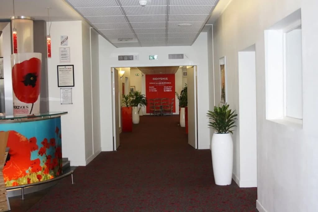 Ibis Marseille Centre Gare Saint Charles - Photo 2
