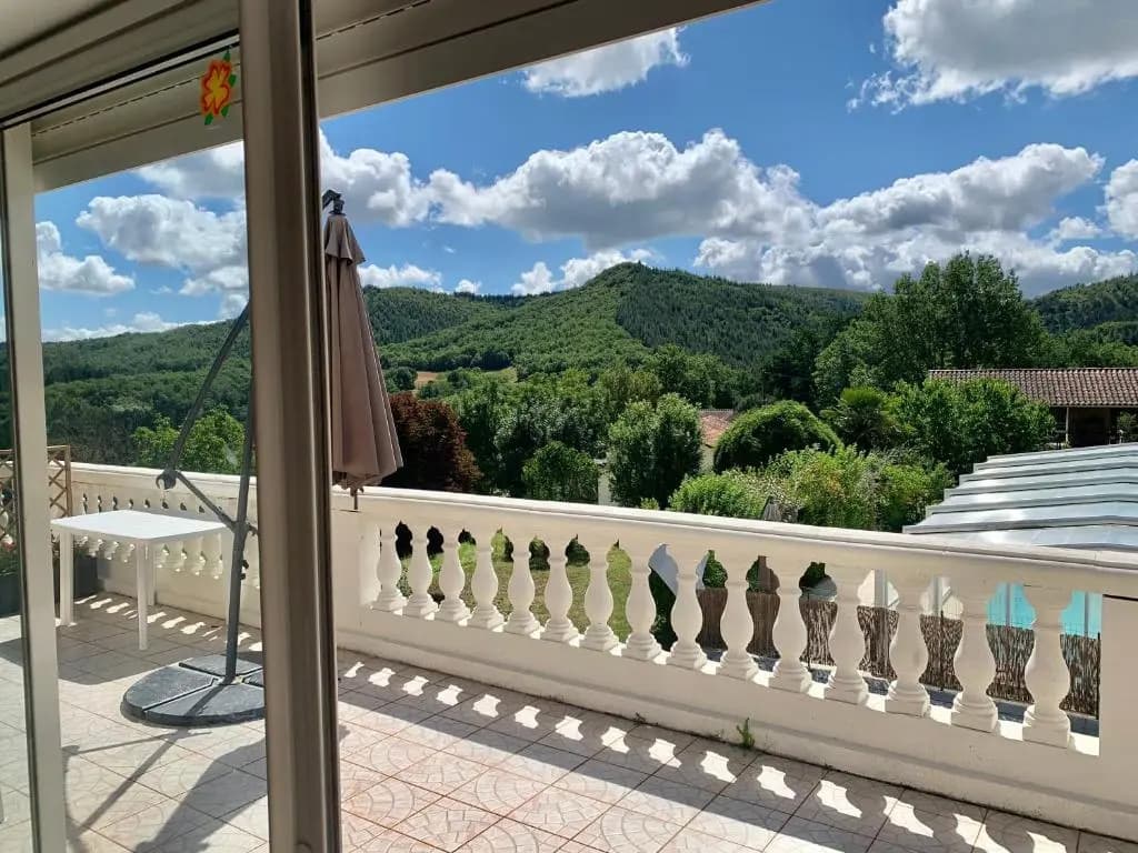 Rez de Piscine, 10 Personnes - RÊVE DE PAPILLON et À L'étage, 5 Personnes - NID D'ÉTOILES, Il s'agit bien de deux gîtes in...