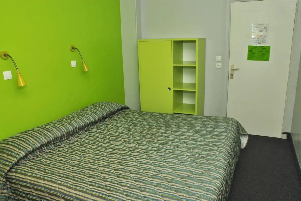 H33 hôtel - Miniature 7