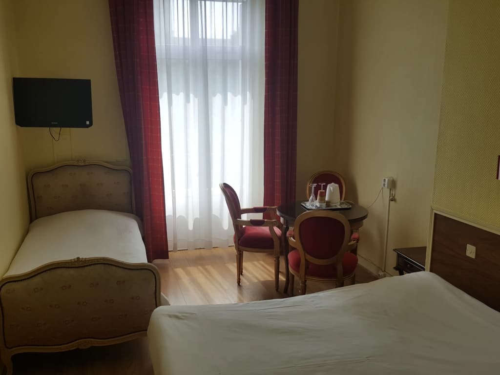 Hôtel Bristol Reims - Photo 3