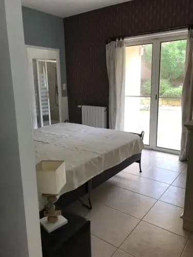 Belle villa à Saint Raphaël dans clos privé - Miniature 6