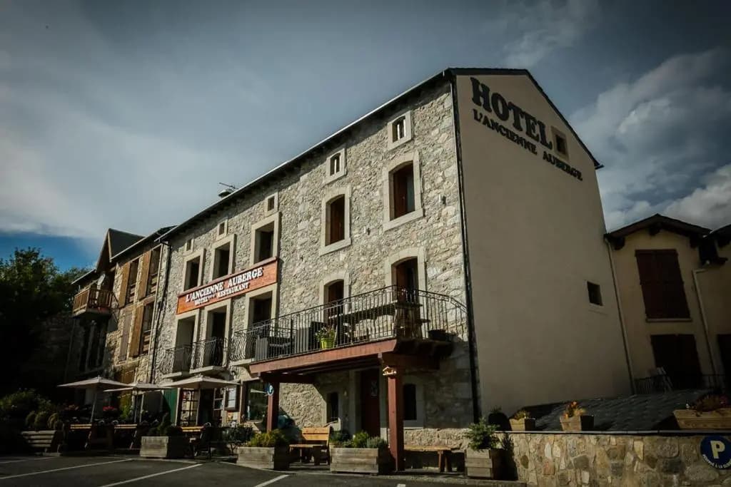 Hotel L'Ancienne Auberge - Photo 1