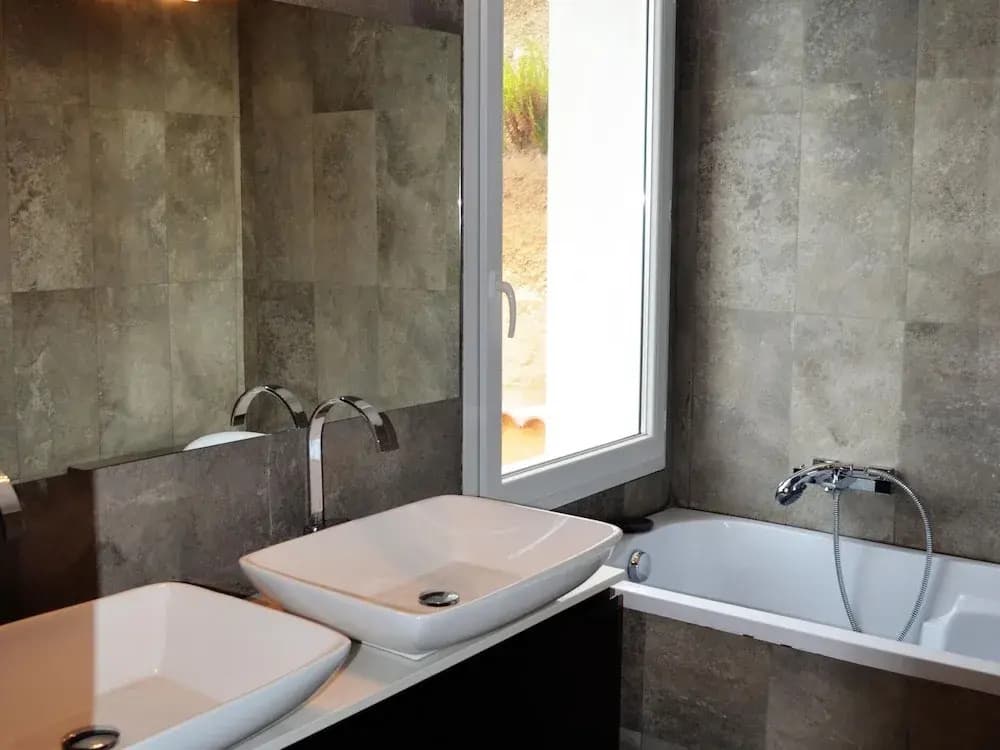 Villa in Solenzara With Pool & Sea View - Photo 5