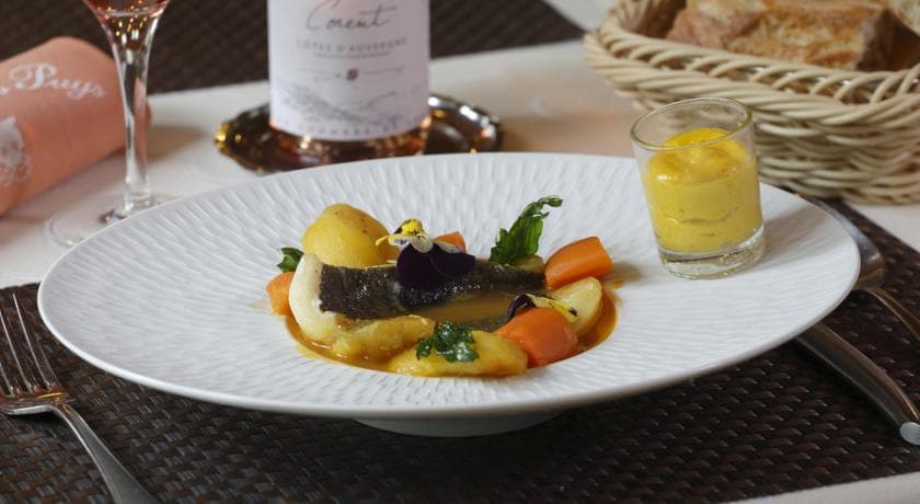 Logis Relais Des Puys - Miniature 6