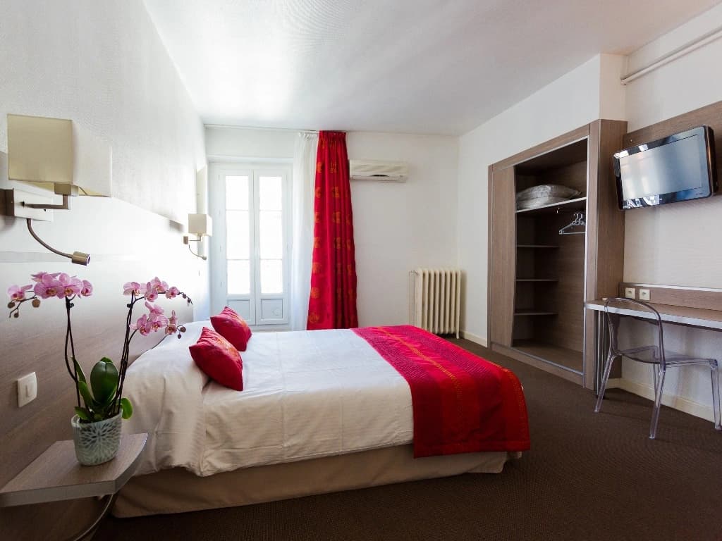 Hôtel de l'Europe Grenoble Hyper Centre - Photo 3