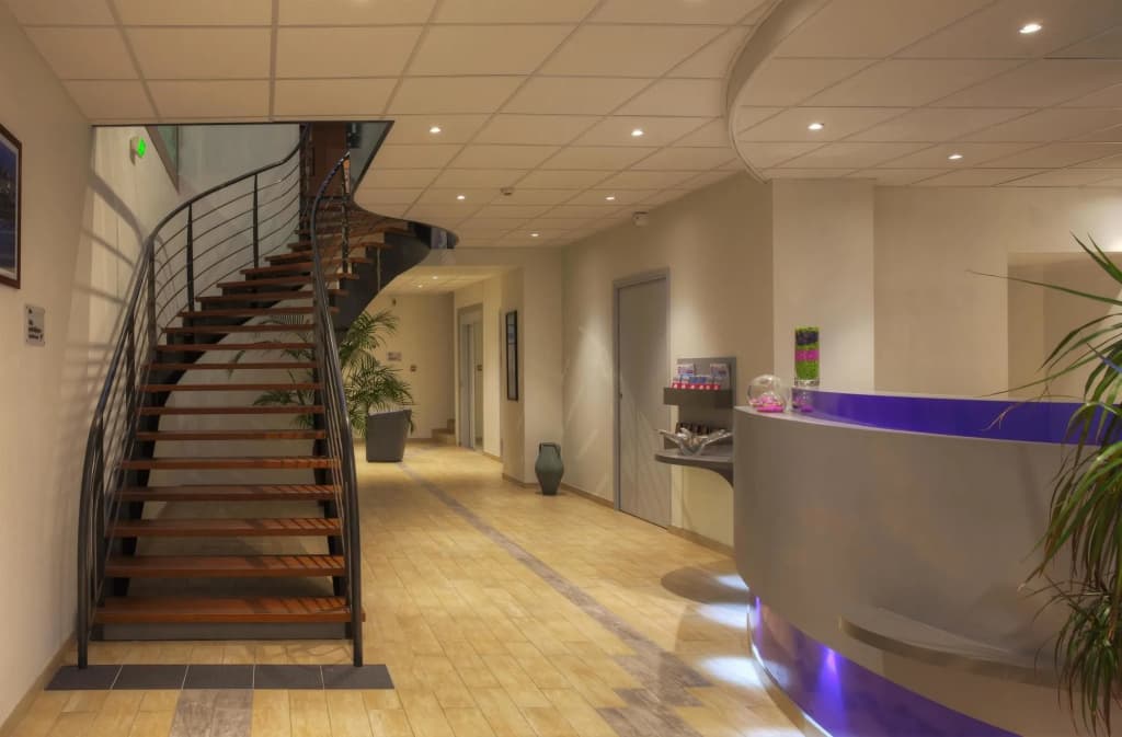 Hotel Kyriad Saint Malo centre Plage - Photo 2