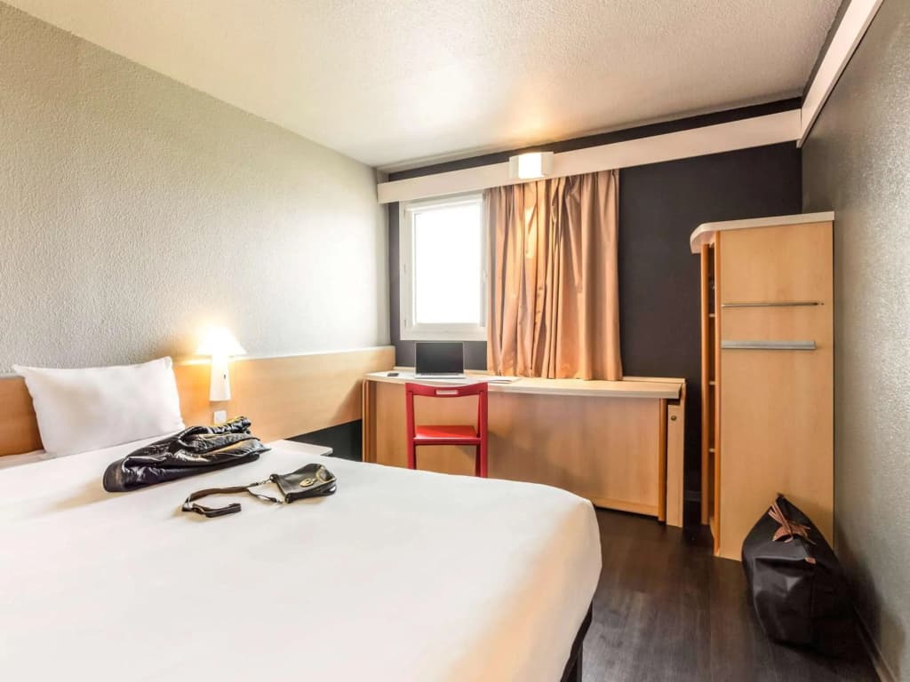 ibis Pau Lescar - Photo 2