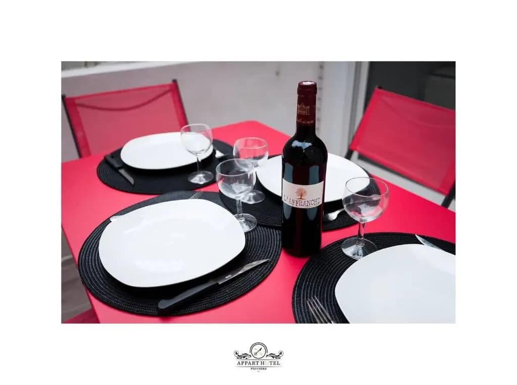La Suite T2 40m2 avec terrasse 1ch-4pers Appart Hotel Poitiers - Miniature 8