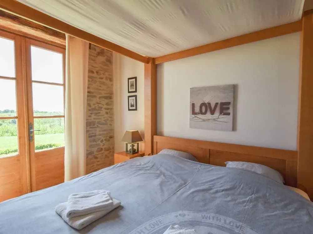Elegant Countryside Retreat - Photo 1