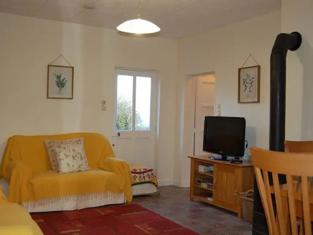 Cottage in France Near Hiking Trails - Photo 3