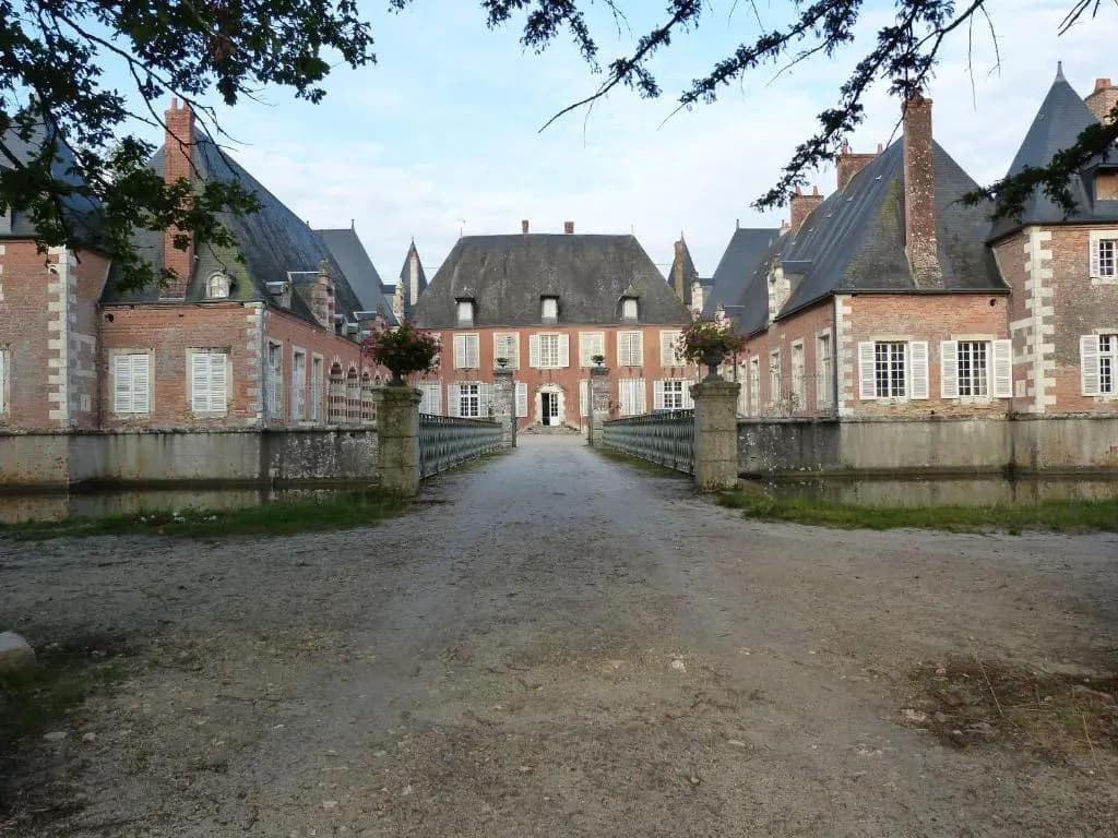 Château de Souesmes - Miniature 8