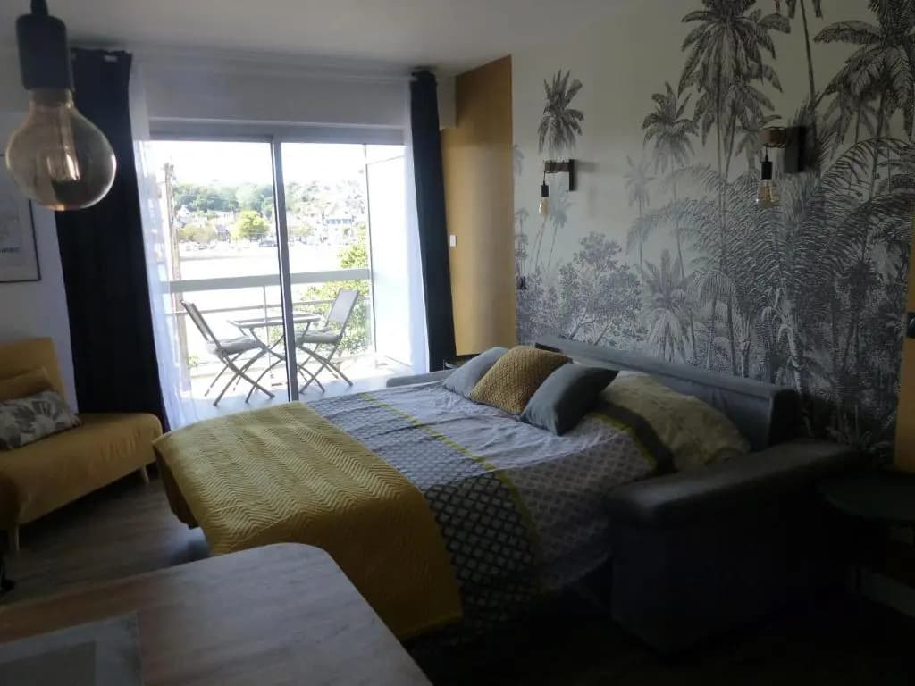 studio exposé plein sud vu sur le port de plaisance - Photo 3