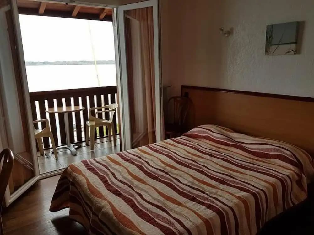 Hôtel du Lac - Photo 2