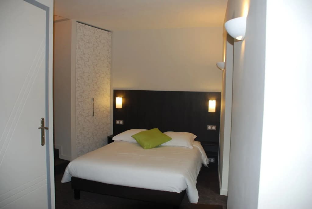 Ruthenium Hotel - Photo 3