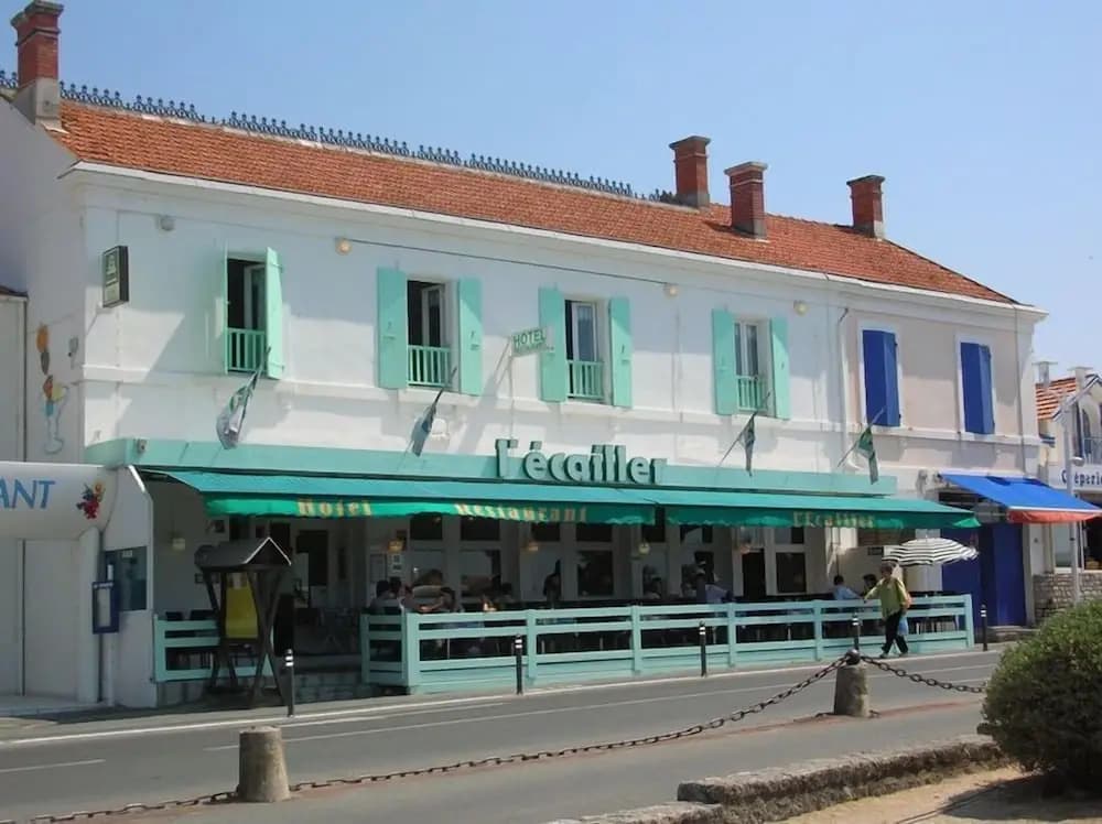 Hôtel Restaurant L'Ecailler - Photo 1