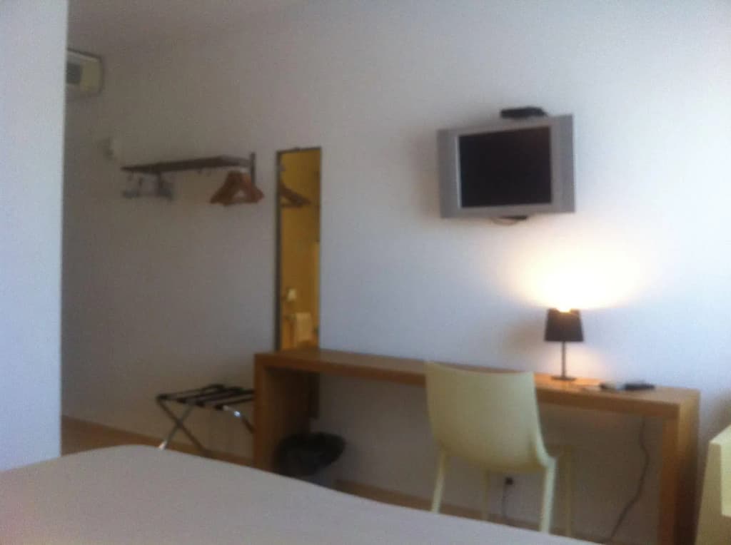Hotel le president GARE TGV NIMES PONT DU GARD - Photo 5